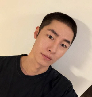 [공식] 이재욱, 오늘(18일) 육군 입대…"건강하게 잘 다녀오겠습니다"