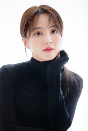 정혜성, 결혼 후 떠난 윤보미 자리 꿰찬다…'나솔사계' 새 MC 확정 [공식]