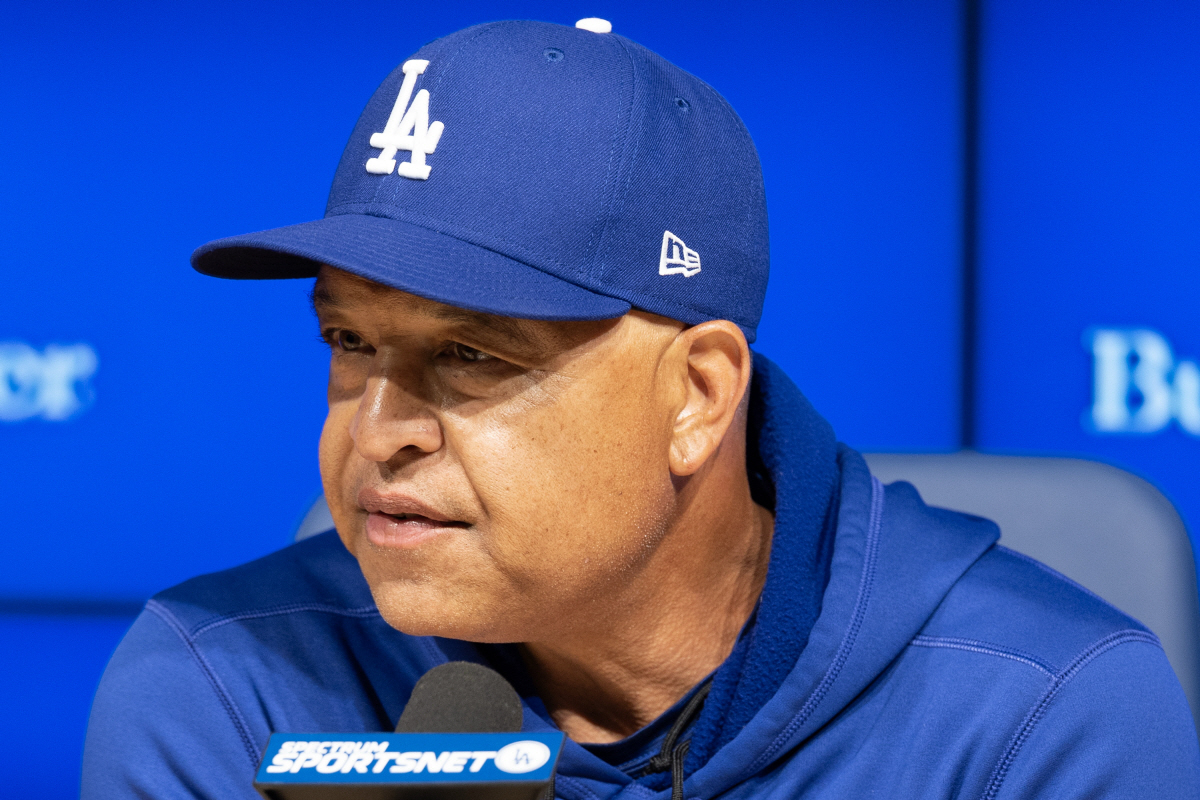 epa12863175 Los Angeles Dodgers manager Dave Roberts speaks to the media ahead of the MLB game between the Los Angeles Dodgers and Cleveland Guardians in Los Angeles, California, USA, 31 March 2026. EPA연합뉴스