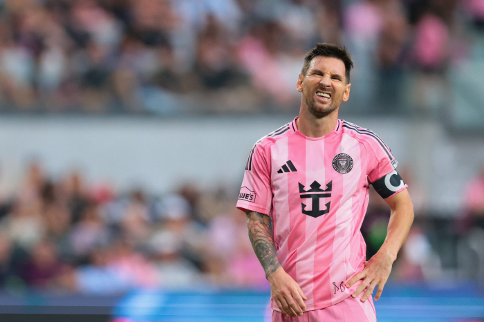 '손흥민 연봉의 2.5배 받는 이유'...월드컵 다가오니 더 뜨겁다, MLS 뒤흔든 'GOAT' 메시 미친 활약 "말도 안 된다"