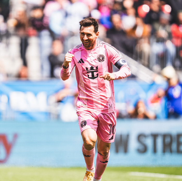 '손흥민 연봉의 2.5배 받는 이유'...월드컵 다가오니 더 뜨겁다, MLS 뒤흔든 'GOAT' 메시 미친 활약 "말도 안 된다"