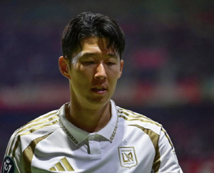 "당장 나가" 손흥민 망가뜨린 LAFC 감독, 대체 무슨 자신감인가..."이런 순간은 잠깐이다"