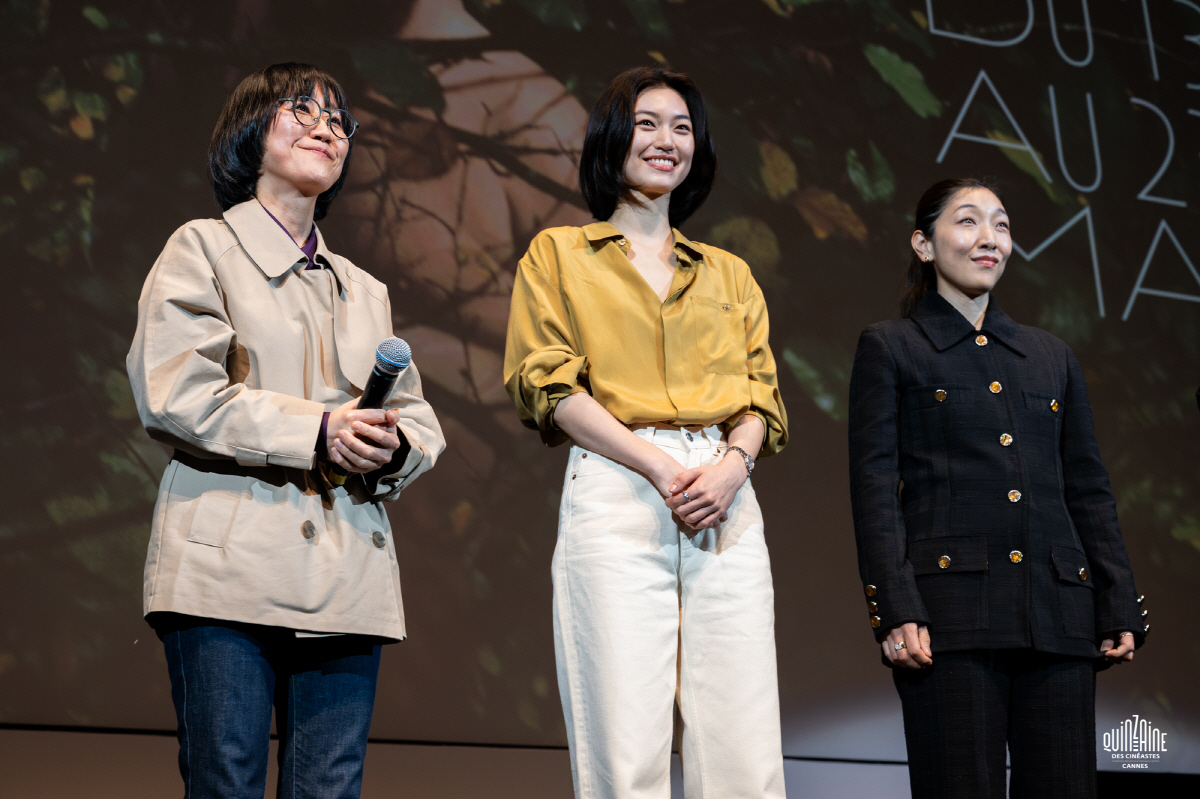 '도라'로 첫 칸 입성 김도연, 눈물 펑펑 소감 "매우 기쁘고 감사해"