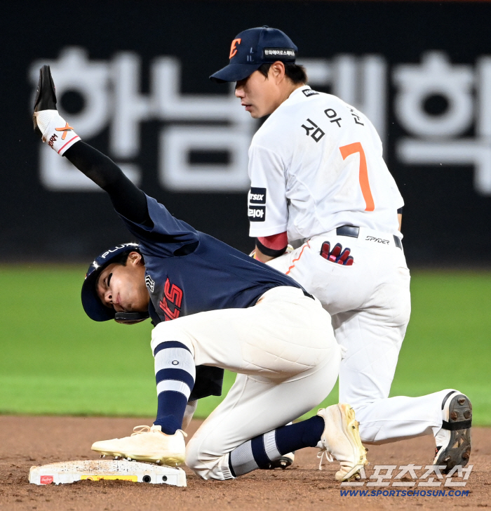 '8회 3도루 유린' 한화, 대형 포수 허인서만의 잘못일까 → 롯데는 그럼 7회까지는 왜 안 뛰었을까 