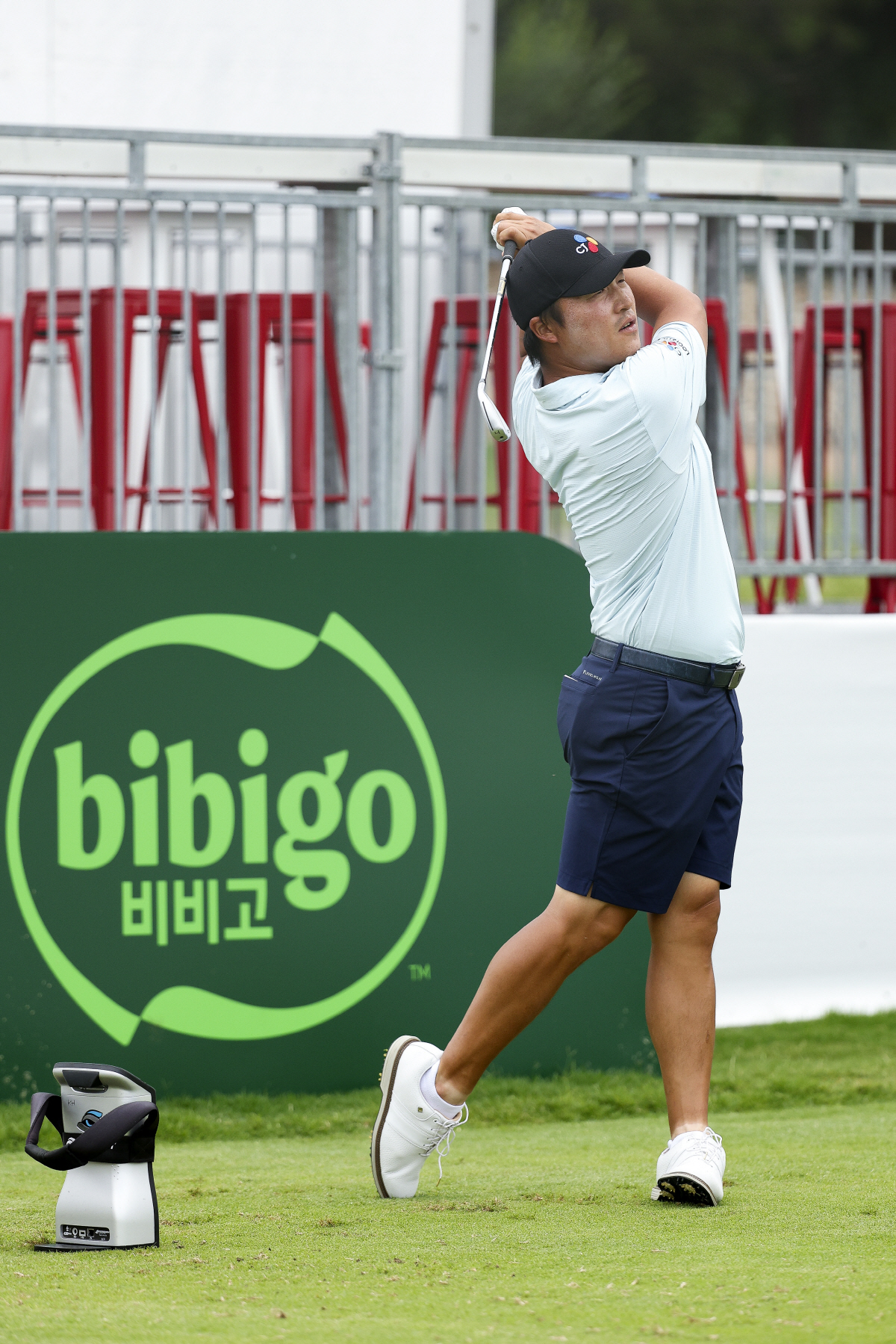 MCKINNEY, TEXAS - MAY 19: K.H. Lee of South Korea hits a tee shot on the seventh hole prior to THE CJ CUP Byron Nelson 2026 at TPC Craig Ranch on May 19, 2026 in McKinney, Texas. (Photo by Mike Mulholland/Getty Images for The CJ Cup)사진 제공=Getty Image for THE CJ CUP Byron Nelson