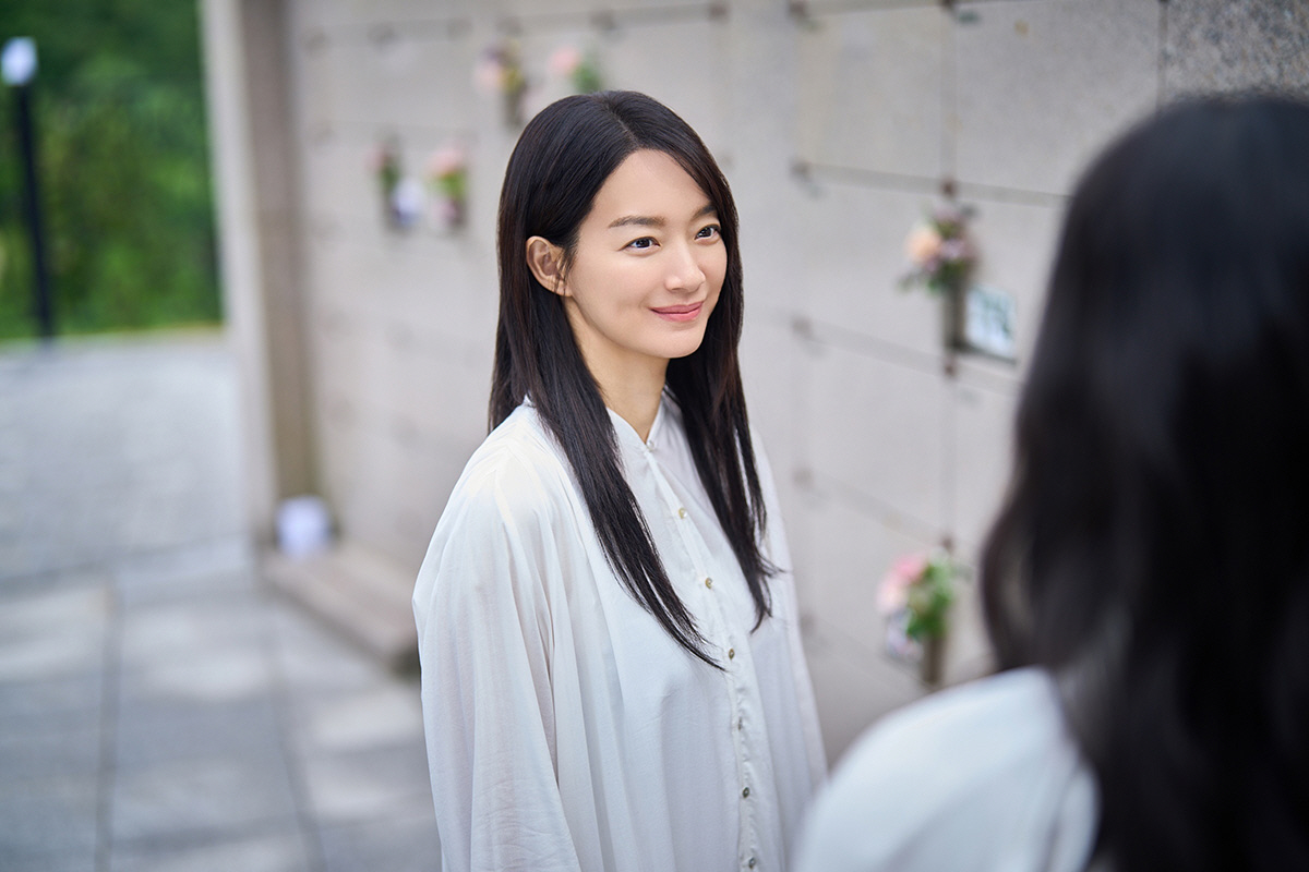 '황후' 신민아, '눈동자'서 1인 2역 도전..'스릴러 퀸'으로 스크린 컴백