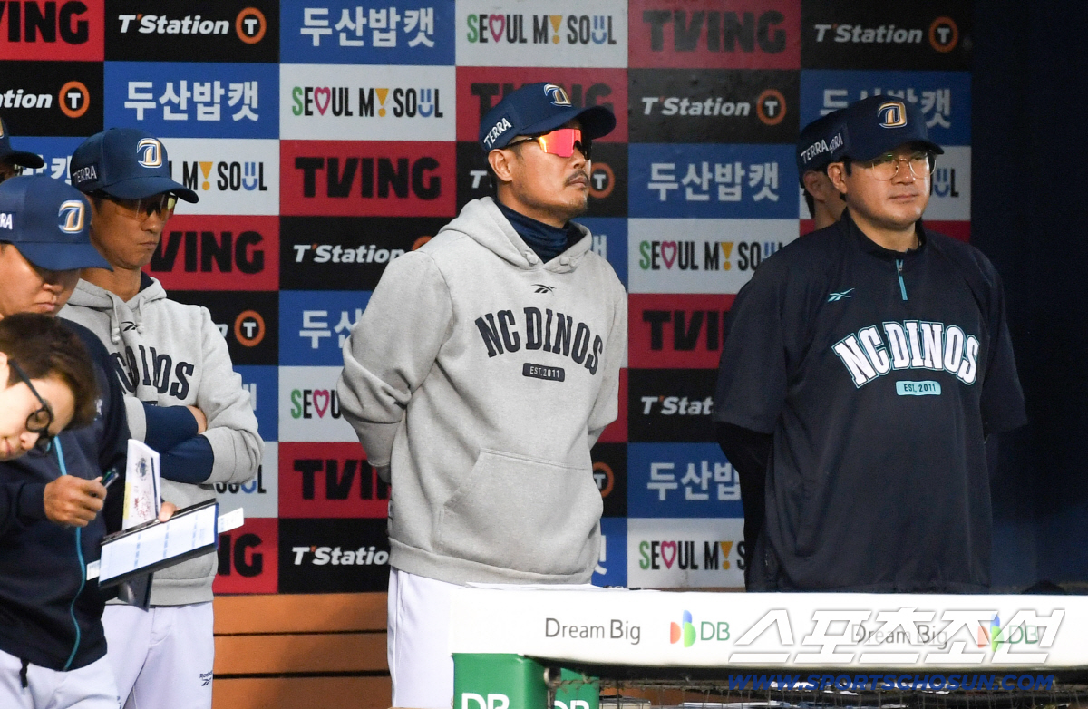 19일 잠실구장에서 열린 두산과 NC의 경기. NC 이호준 감독이 경기를 지켜보고 있다. 잠실=박재만 기자 pjm@sportschosun.com/2026.05.19/