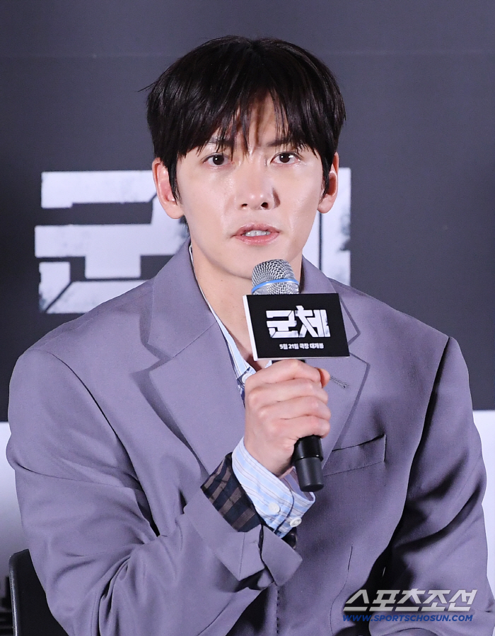 '군체' 지창욱 "누나 김신록 업고 뛰는 장면? 부담無, 오히려 의지 많이 해"