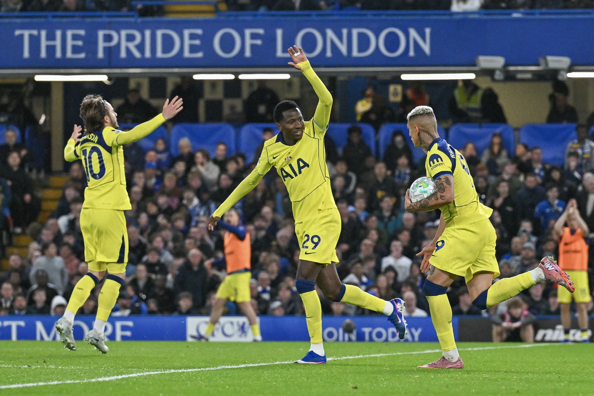 epa12975736 Richarlison of Tottenham Hotspur celebrates with teammates Pape Matar Sarr (C) and James Maddison (L) after scoring the 2-1 goal during the English Premier League match Chelsea FC against Tottenham Hotspur, in London Britain, 19 May 2026. EPA/VINCE MIGNOTT EDITORIAL USE ONLY. No use with unauthorized audio, video, data, fixture lists, club/league logos, 'live' services or NFTs. Online in-match use limited to 120 images, no video emulation. No use in betting, games or single club/league/player publications.