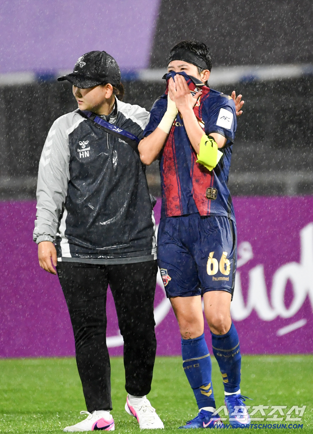 20일 수원종합운동장에서 열린 2025-2026시즌 아시아축구연맹(AFC) 여자 챔피언스리그(AWCL) 내고향여자축구단과 수원FC위민의 준결승전. 패한 수원FC위민 지소연이 아쉬워하고 있다. 수원=박재만 기자 pjm@sportschosun.com/2026.05.20/