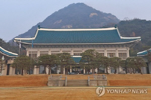 이스라엘, 선박나포로 체포된 韓 국민 2명 석방…靑 "환영"