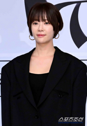"결혼도 돈도 실패" 황정음, 43억 횡령 논란 1년만 유튜브 복귀.."두려웠다" 고백