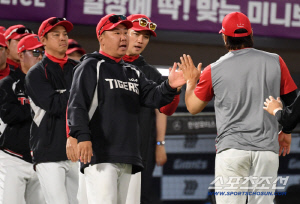 누가 대진을 이렇게 짠 거야...1위 싸움만 재밌냐, KIA-SSG-두산-한화도 박터진다