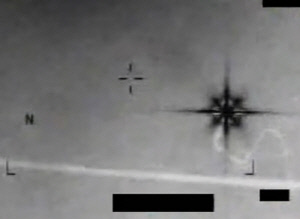 "전투기 6대, UFO 공격 중"·"빛나는 비행체 빠르게 이동"…극비 문서 공개