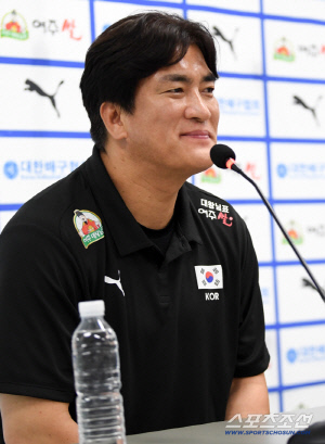 '亞에서도 7위권' 위기의 여자 배구…국대 사령탑의 냉정한 진단, "20점 이후 10% 점유율도 못 가지고 간다"