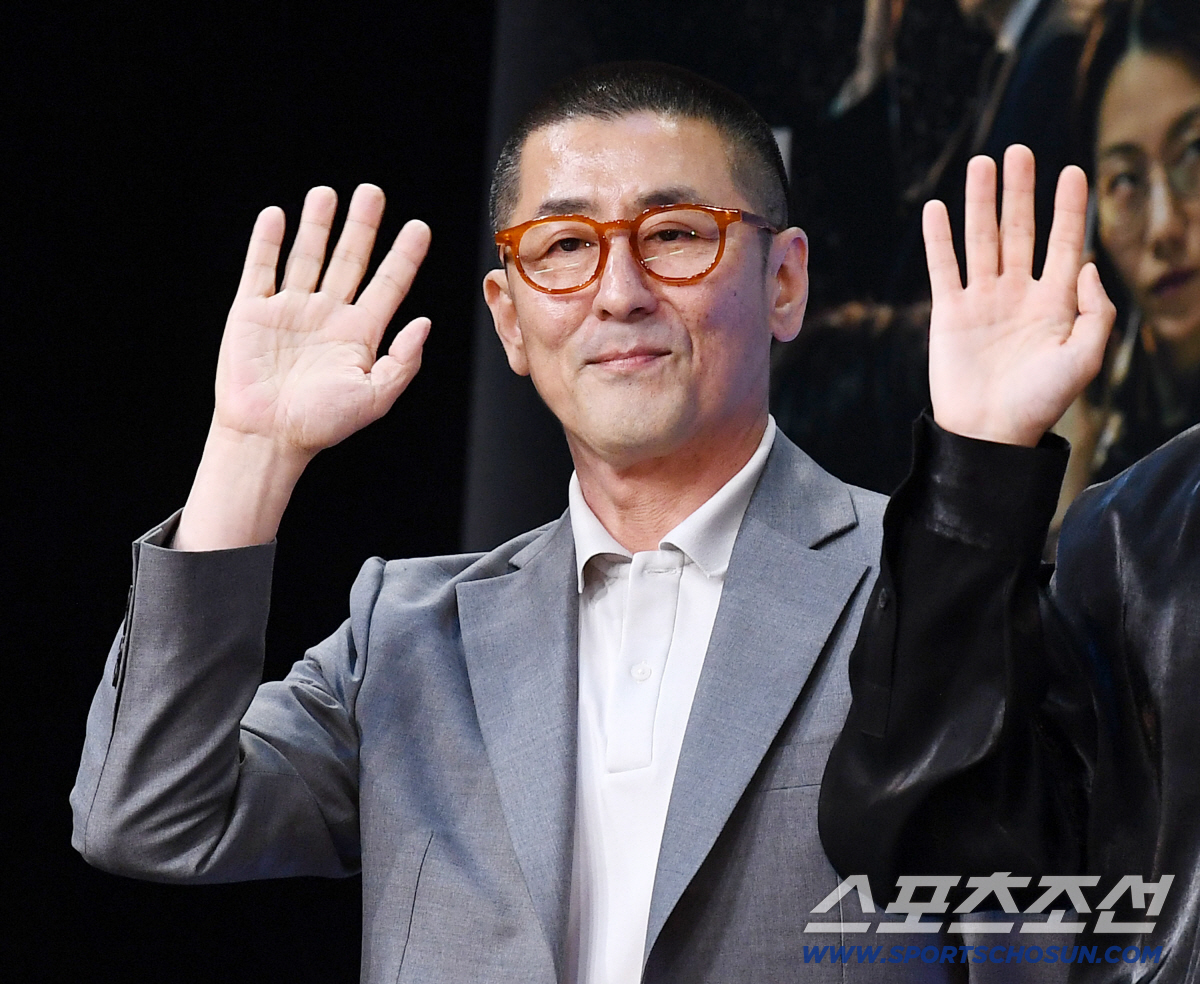 21일 상암동 MBC사옥에서 MBC 새 금토드라마 '오십프로' 제작발표회가 열렸다. 포즈를 취하고 있는 한동화 감독. 상암동=송정헌 기자 songs@sportschosun.com/2026.05.21/