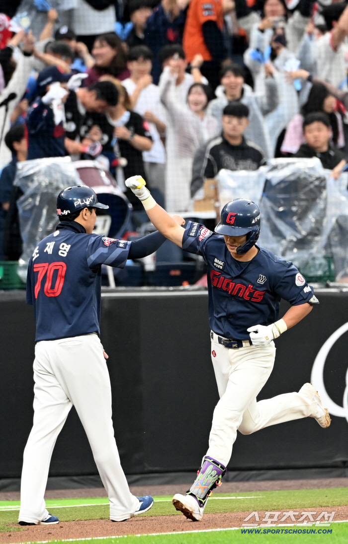 롯데, 한화전 두 판 다 이겼다! 8-2 완승 → 이제 빠따도 무섭다. 현도훈은 감격의 첫 홀드! 
