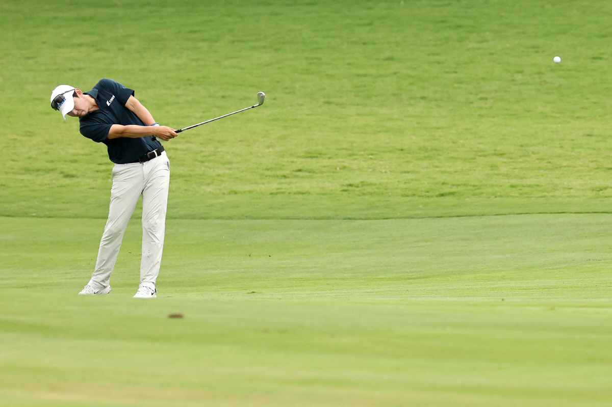 MCKINNEY, TEXAS - MAY 21: S.Y. Noh of the Republic of Korea plays a shot on the 18th hole during the first round of THE CJ CUP Byron Nelson 2026 at TPC Craig Ranch on May 21, 2026 in McKinney, Texas. Stacy Revere/Getty Images/AFP (Photo by Stacy Revere / GETTY IMAGES NORTH AMERICA / Getty Images via AFP)