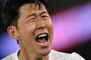 '주금 4억 헐값 계약' 손흥민만 심각 손해봤다, 토트넘 주급 체계 정상화 선언..."엄격한 구조 해체, 빅6와 경쟁할 의지"