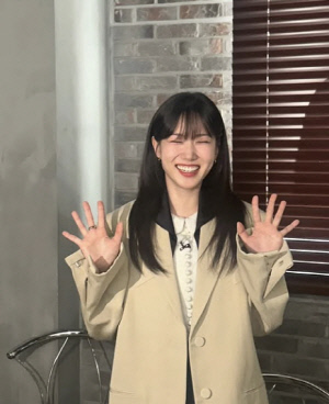 [청룡랭킹] 5월의 여왕은 누구? 박은빈 '독주' 속 정수빈·수지·지수·아이유 막판 대격돌…누가 웃을까?