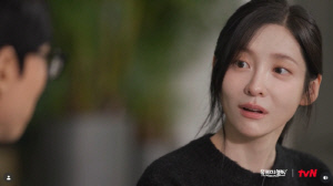 박지현, 거침없는 폭로 "강동원, 본인에 심취해있어…윙크하는 엄태구 충격" ('유퀴즈')