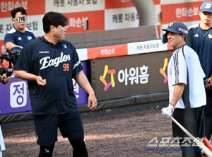 '행님아 내 왔데이~' 손아섭, 양의지와 함께 이적 후 첫 대전行…류현진 홈구장서 절친 셋 '폭풍 재회'