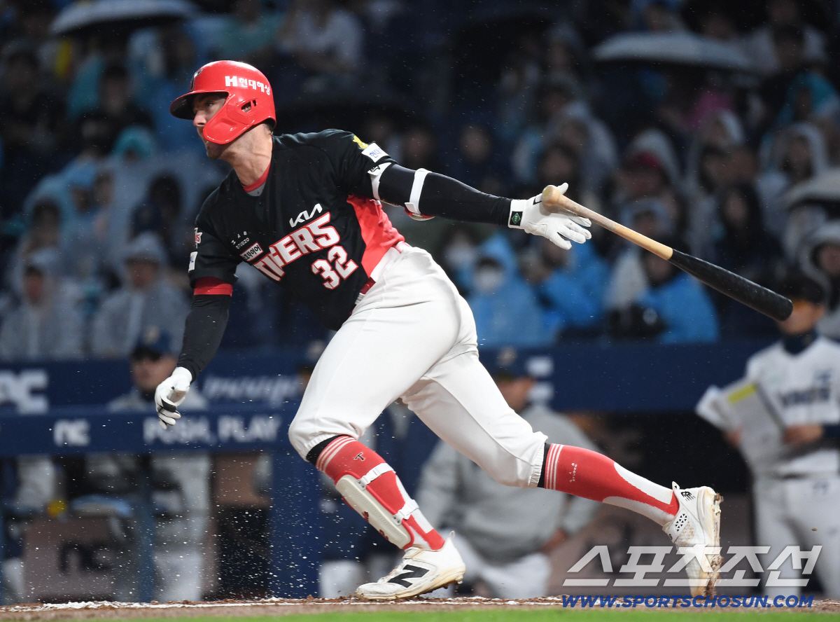 30일 창원 NC파크에서 열린 NC와 KIA의 경기. 타격하는 KIA 데일. 창원=송정헌 기자 songs@sportschosun.com/2026.04.30/