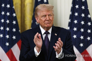 트럼프, 장남 결혼식 불참키로…"중요한 때 백악관에 있어야"