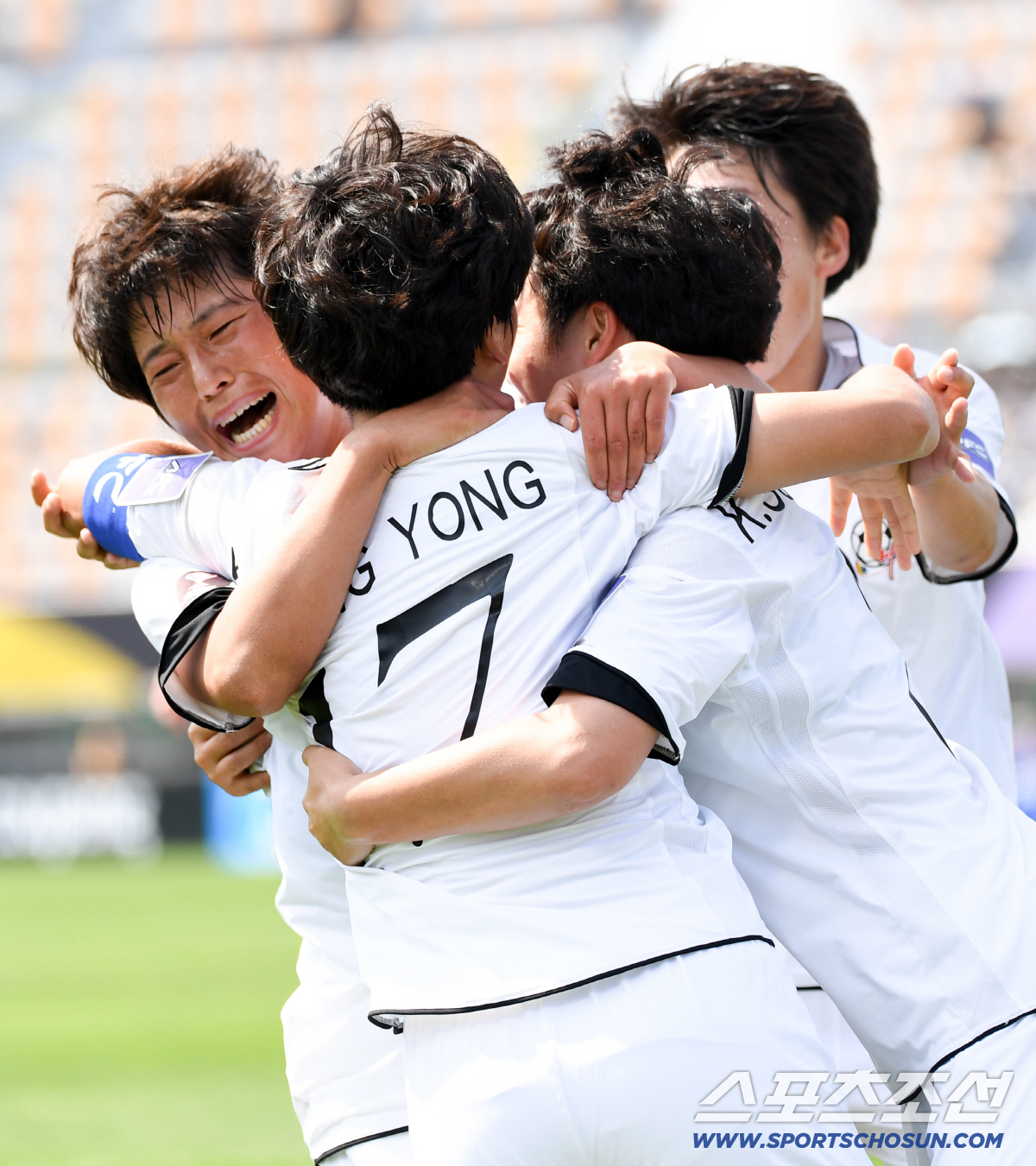 23일 수원종합운동장에서 열린 2025-2026시즌 아시아축구연맹(AFC) 여자 챔피언스리그(AWCL) 평양 내고향여자축구단과 도쿄 베르디 벨레자의 결승전. 내고향여자축구단 김경영이 선취골을 넣은 뒤 환호하고 있다. 수원=박재만 기자 pjm@sportschosun.com/2026.05.23/
