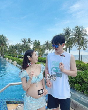 ‘문경찬♥’ 박소영, 자연임신 만삭 D라인 배에 스티커 꾸미기 대성공