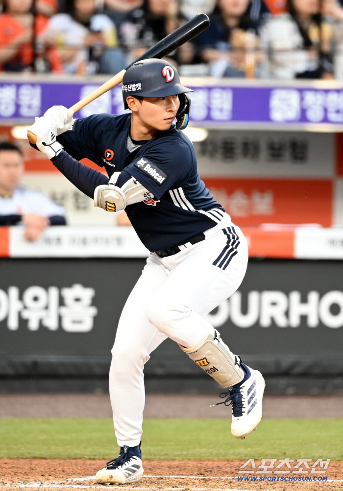 '전문 1루수가 없다' 두산, 전날 치명적 실책 저지른 임종성 파격 선발 투입 왜? [대전 현장]