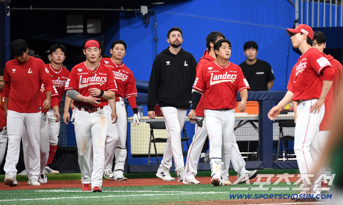 21일 고척 스카이돔에서 열린 KBO리그 키움과 SSG 경기. 키움이 SSG에 승리했다. 4연패를 당한 SSG 선수들. 고척=송정헌 기자 songs@sportschosun.com/2026.05.21/
