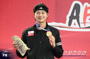 'K-펜싱 끝판왕' 오상욱이 돌아왔다! 카이로 사브르월드컵 개인전 우승 쾌거!