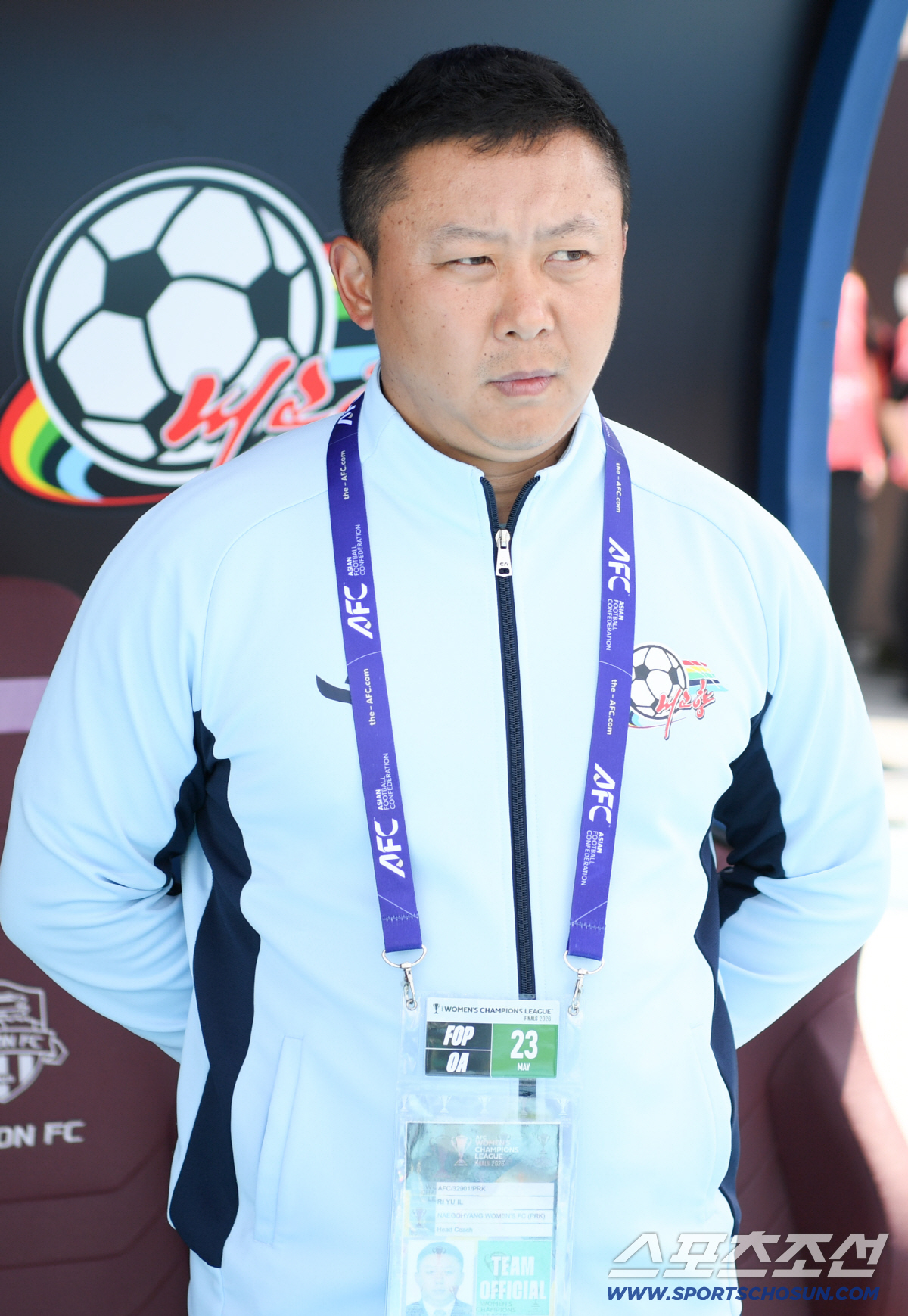 23일 수원종합운동장에서 열린 2025-2026시즌 아시아축구연맹(AFC) 여자 챔피언스리그(AWCL) 평양 내고향여자축구단과 도쿄 베르디 벨레자의 결승전. 리유일 감독이 경기를 지켜보고 있다. 수원=박재만 기자 pjm@sportschosun.com/2026.05.23/