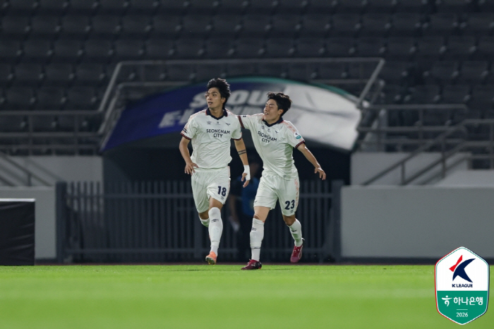 '박재용+에울레르+박창환 연속골' 서울 이랜드, '박수빈 퇴장' 성남에 3-1 승 '2위 도약'...대구, 안산에 3-0 승 '4경기 무패'[현장 리뷰]