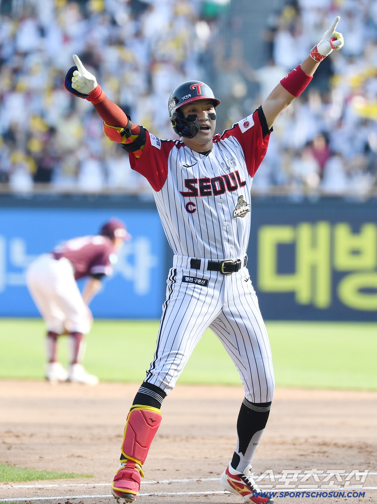 24일 잠실구장에서 열린 LG와 키움의 경기. 9회말 2사 1, 2루. LG 박해민이 키움 유토를 상대로 끝내기 3점 홈런을 날렸다. 홈런을 확인하자 환호하는 박해민. 잠실=송정헌 기자 songs@sportschosun.com/2026.05.24/