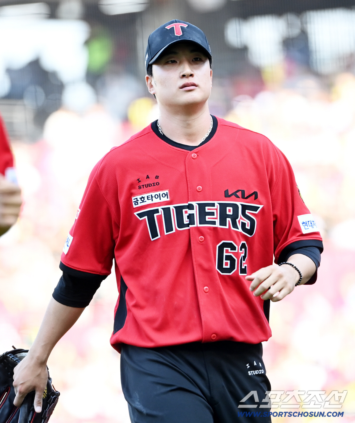 26일 광주KIA챔피언스필드에서 열린 롯데와 KIA의 경기. 9회초 KIA 정해영이 투구를 끝낸 후 더그아웃으로 향하고 있다. 광주=허상욱 기자 wook@sportschosun.com/2026.04.26/