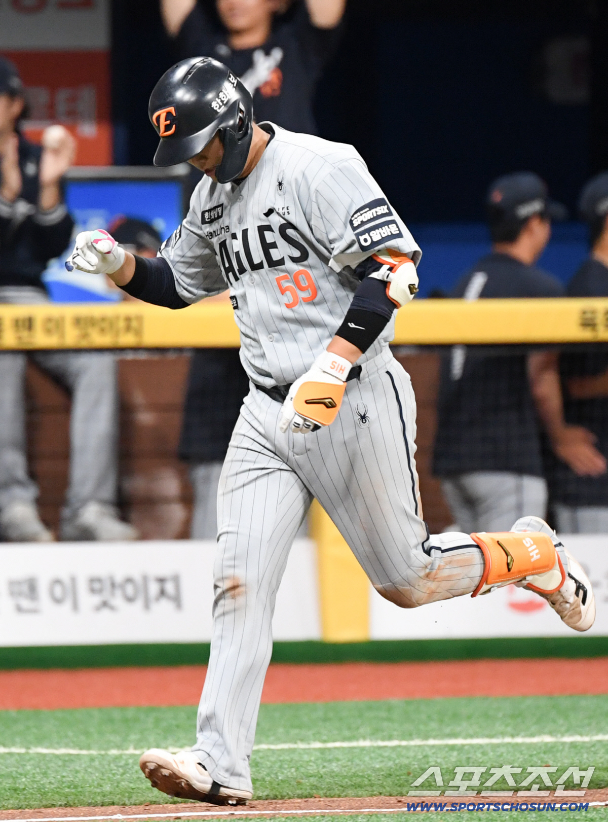 14일 서울 고척스카이돔에서 열린 키움과 한화의 경기. 9회초 1사 2루 한화 허인서가 투런포를 날린 뒤 환호하고 있다. 고척=박재만 기자 pjm@sportschosun.com/2026.05.14/