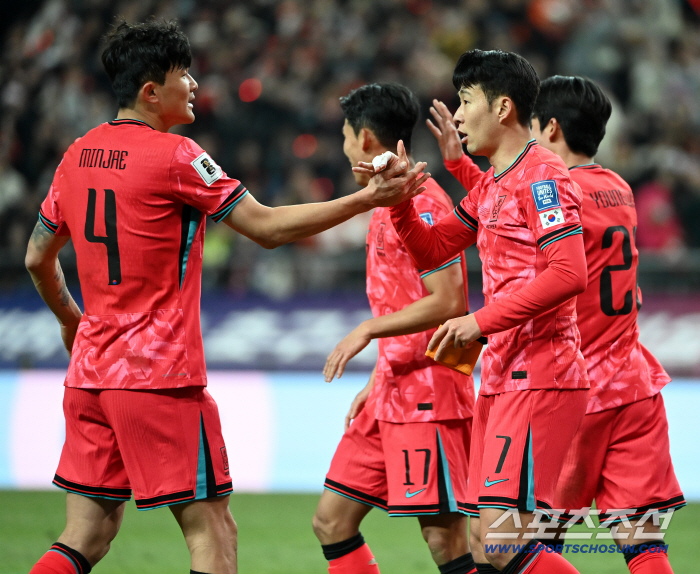 '주류'는 해외파! 달라진 태극전사 눈높이→KFA, '억' 소리나는 역대 최대 규모 월드컵 포상금…16강 '전승' 1인당 3억→8강 5억원대