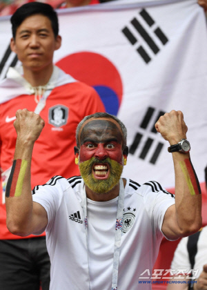 '분해된 전차' 독일은 그날 손흥민을 죽어도 잊지 못한다…韓 '카잔의 기적' 월드컵 대이변 10선에 선정→'북중미에서도 부탁해!'