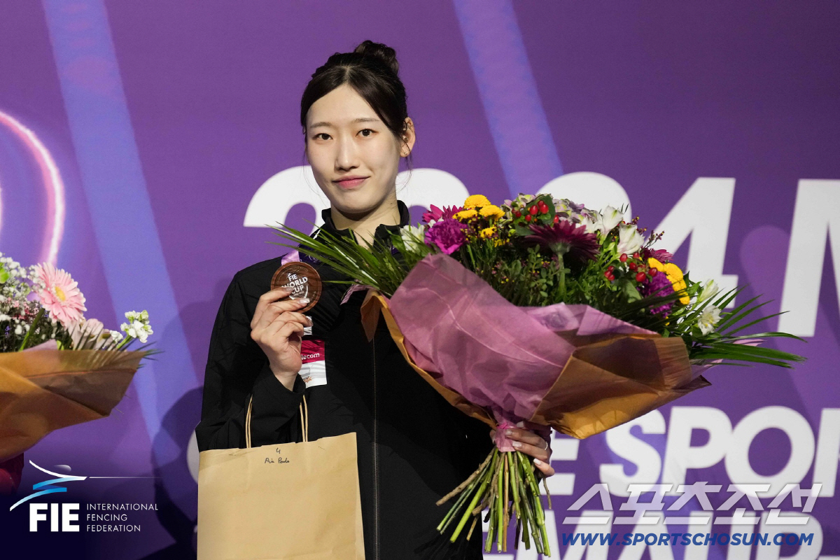 임태희 생모르여자에페월드컵 동메달 사진출처=FIE