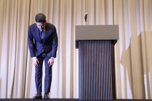 정용진 신세계그룹 회장, 스타벅스 이벤트 논란 거듭 사과…"내부 시스템 재점검하고 사회적 책임 기준 높일 것"