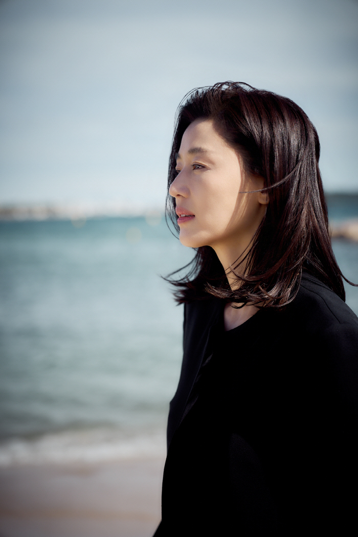 [인터뷰②] 전지현 "앰버서더로 갔던 과거 칸, 레카서 빨리 올라가라고..'군체'는 달라"('군체')