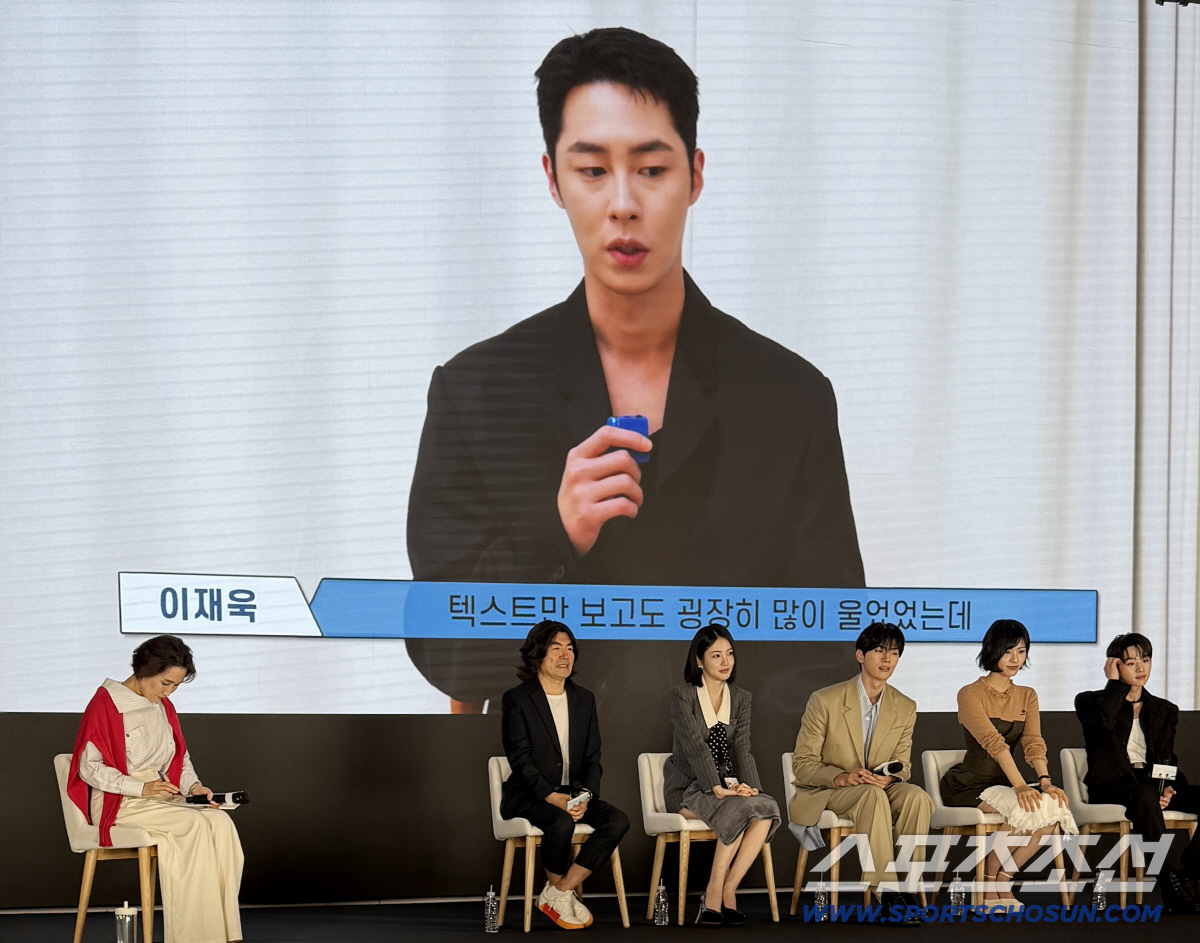 ENA 드라마 '닥터 섬보이' 제작발표회가 26일 오후 서울 신도림 더 세인트에서 열렸다. 군에 입대한 이재욱이 영상으로 인사하고 있다. 정재근 기자 cjg@sportschosun.com/2026.5.26/