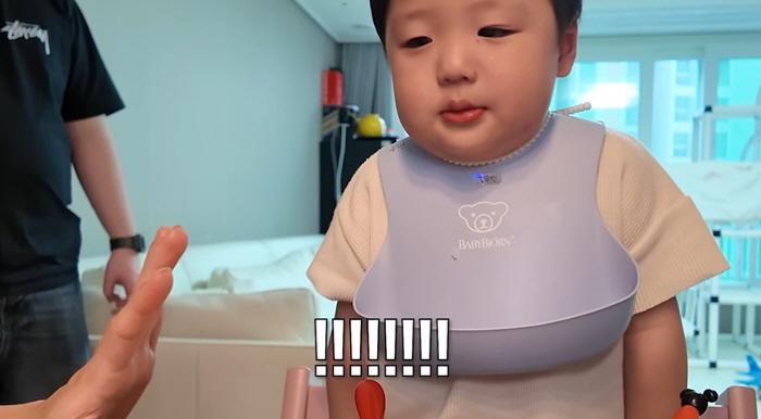 "밥 먹다 침 뱉고 숟가락 던져" 황보라, '미운 2살' 子 돌발행동..결국 발달 상담