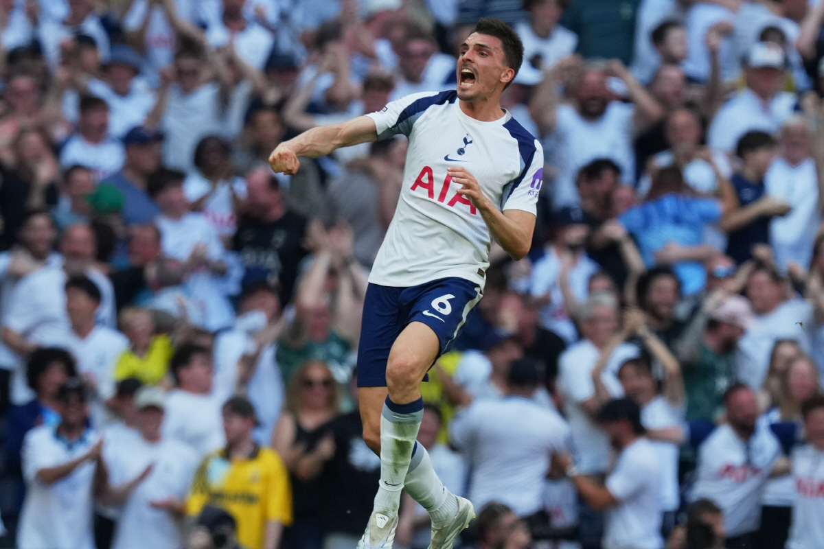 Tottenham's Joao Palhinha celebrates scoring his side's opening goal during the English Premier League soccer match between Tottenham Hotspur and Everton in London, England, Sunday, May 24, 2026. (AP Photo/Frank Augstein)