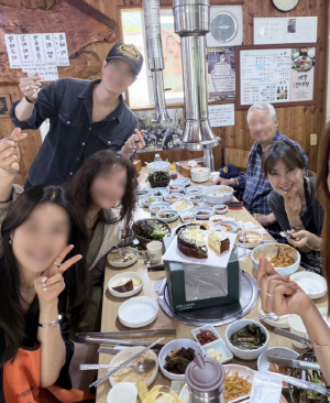 '차인표♥' 신애라, '사전 장례식' 치른 90세 父 근황.."많이 안 아프시길 기도"