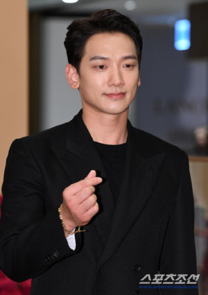 비, 돌아가신 母 언급 후 당황한 선배 감쌌다.."모든 사람이 다 알 필요 없죠"
