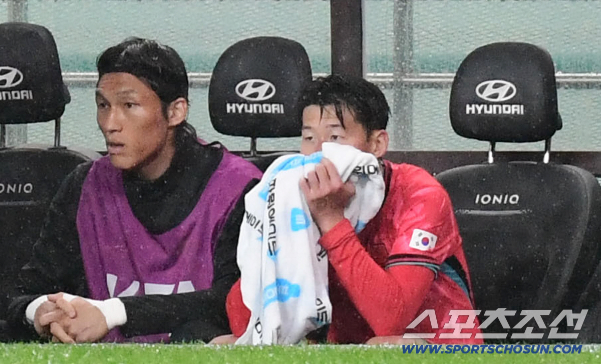 10일 오후 서울 상암동 서울월드컵경기장에서 대한민국 축구대표팀과 브라질의 A매치 평가전이 열렸다. 후반 교체된 손흥민. 상암=송정헌 기자 songs@sportschosun.com/2025.10.10/