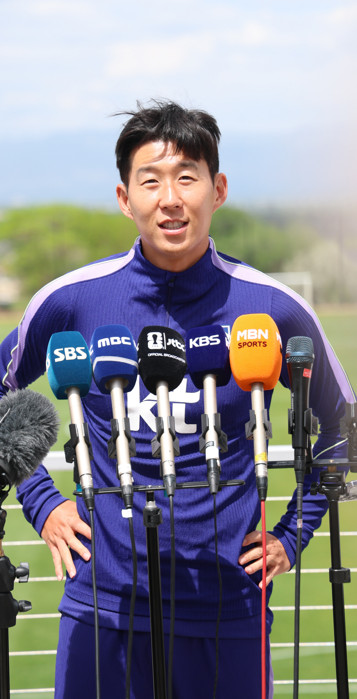 손흥민 인터뷰 (헤리먼[미국 유타주]=연합뉴스) 신준희 기자 = 26일(현지시간) 오후 미국 유타주 헤리먼에 위치한 자이언스뱅크 트레이닝센터에서 축구 국가대표팀 손흥민이 인터뷰를 하고 있다. 2026.5.27 hama@yna.co.kr(끝)